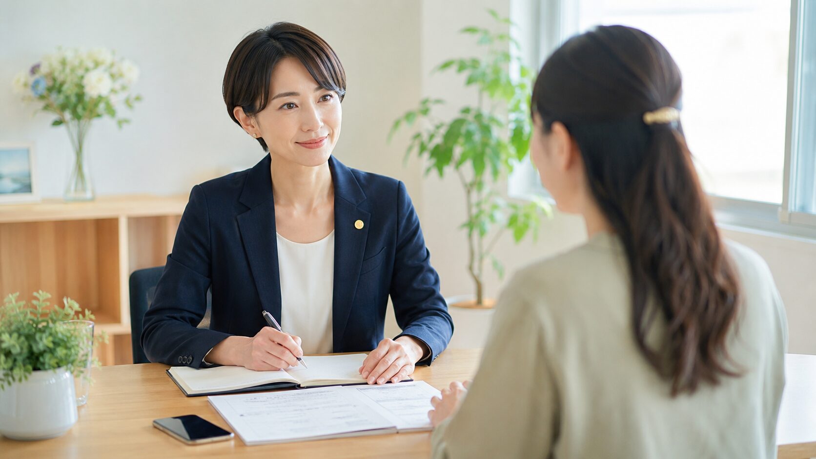 下松市の行政書士に相続手続きを相談する様子
